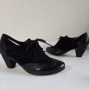 MONTE Black Suede Oxford Heels SZ 38 US7 NWT